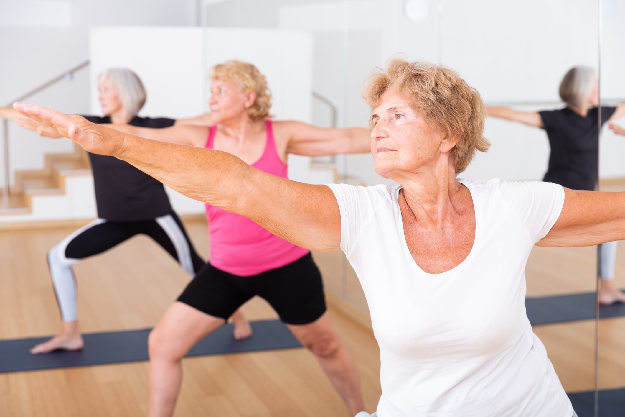 ways to make friends in senior living